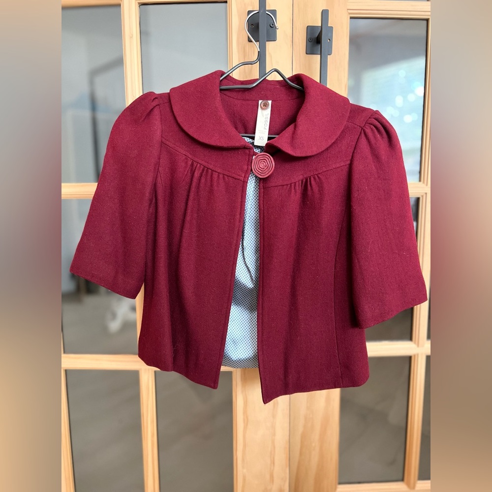 Fossil XS short sleeve crop coat.